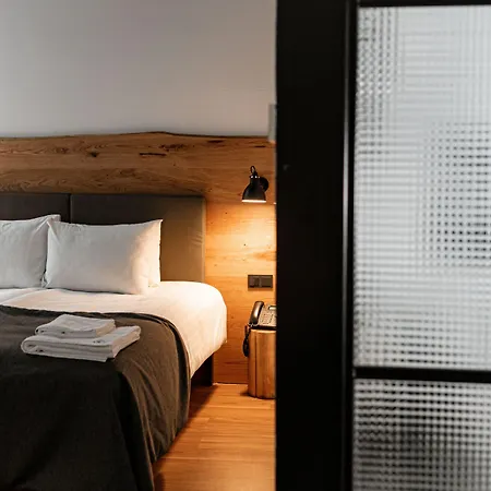 Rum Hotel 4*