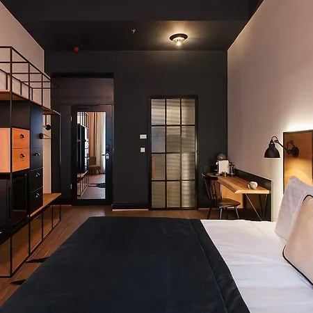 Rum Hotel 4*